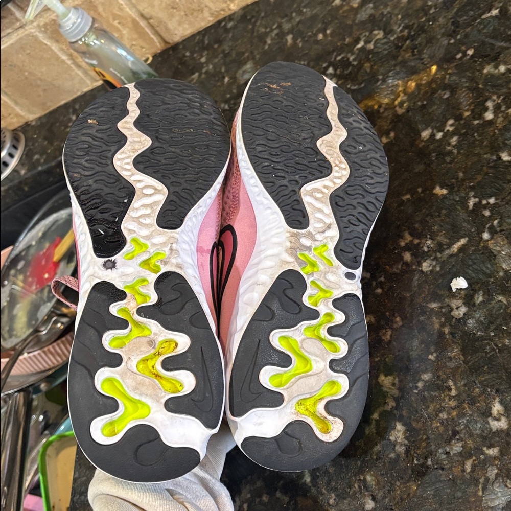 Like New Nike renew 2 trainers! Women’s 7 - Picture 5 of 10